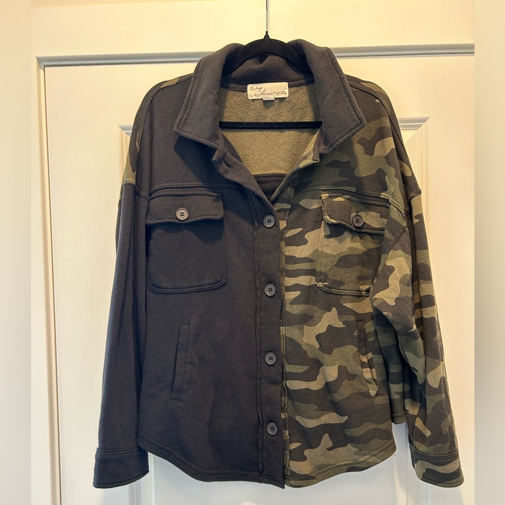 Vintage Havana Camo & Solid Button Front Shacket Oversized Sz Small